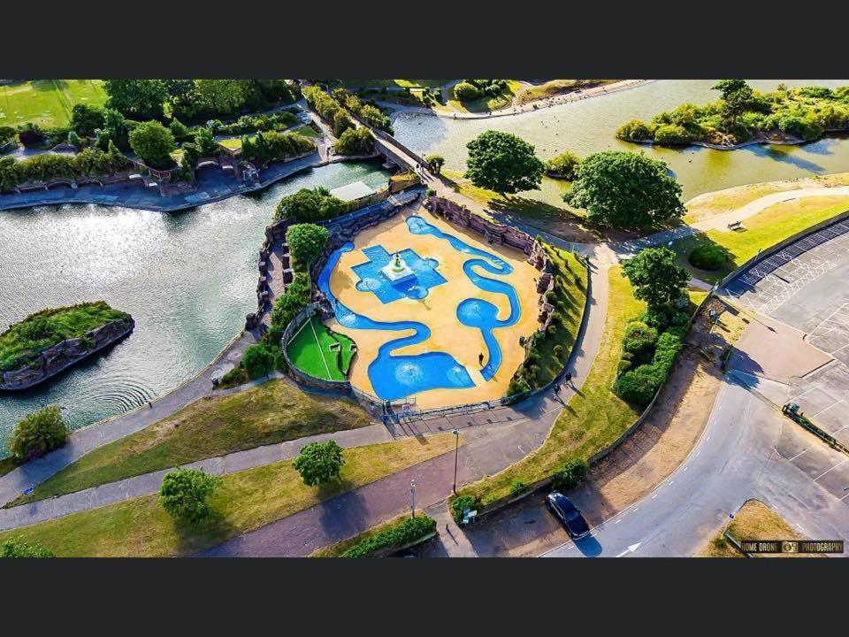 Beach Court Holiday Apartments Скегнесс Экстерьер фото